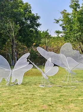 铁艺镂空发光蝴蝶雕塑不锈钢动物摆件小区公园草坪景观花园装饰品