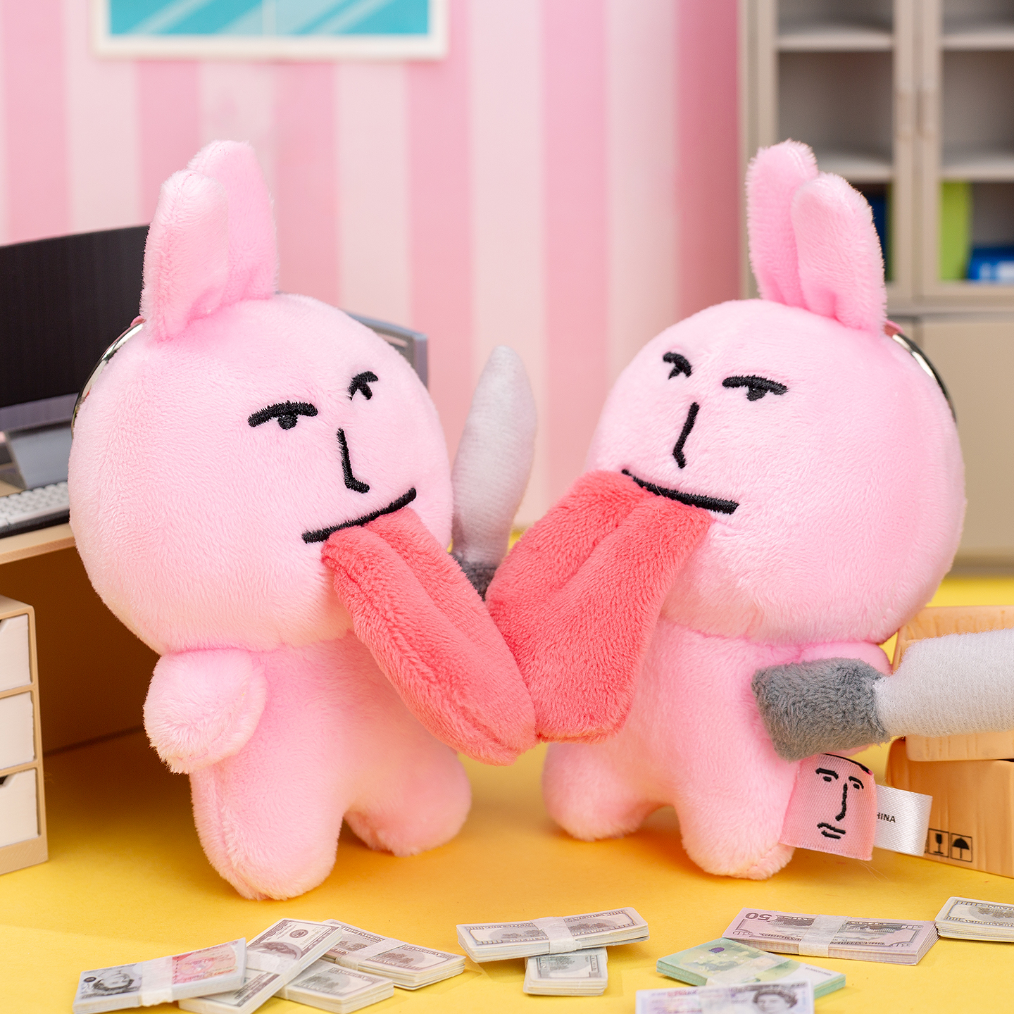 【直播限定】粉红兔子大舌头挂件毛绒玩偶挂饰送同学包包沙雕礼物 - 图1