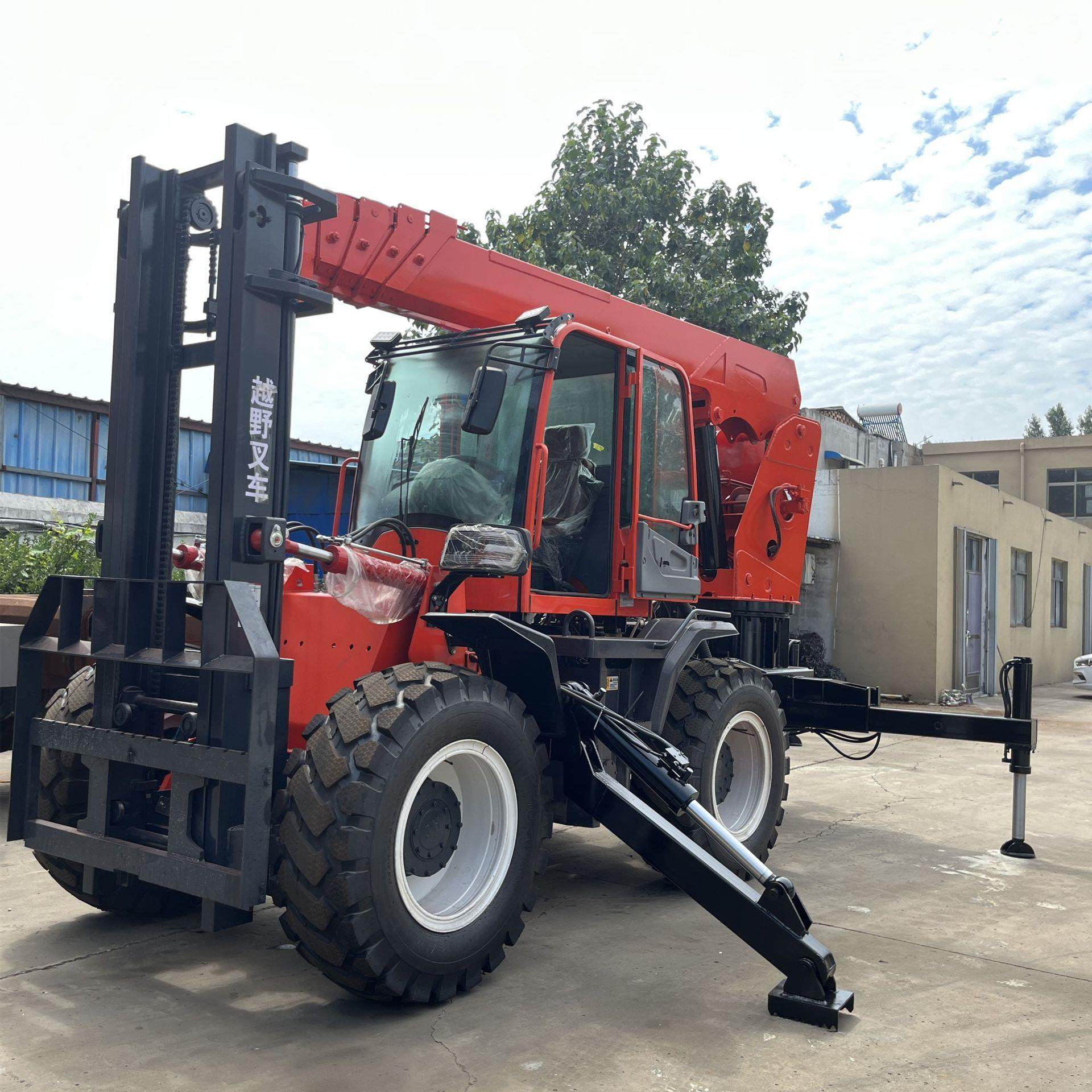 液压叉车伸缩吊臂仓库搬运工程加卷扬机越野叉车改装折臂尾吊,淘宝优惠券,粉丝福利购,淘宝优惠卷