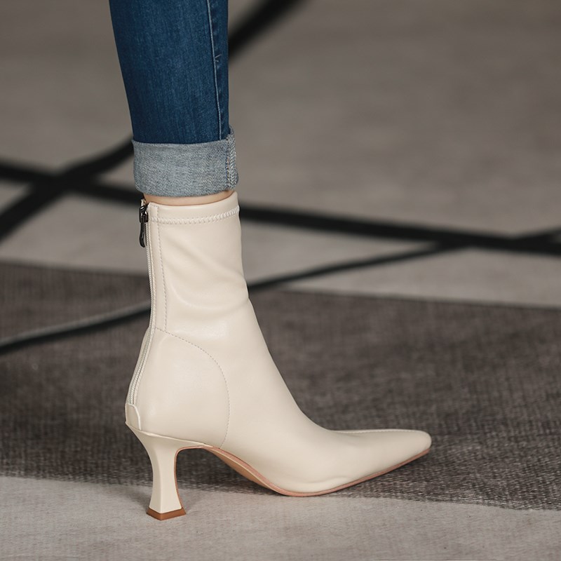 The owner keeps it for himself! e looks great~! Fashionable pointed toe stiletto boots, spring and autumn high-heeled elastic short boots for women, sock boots