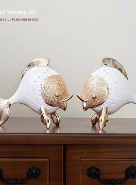 招财鱼摆件家居客厅玄关电视柜桌面摆设现代亲吻鱼装饰品结婚礼物