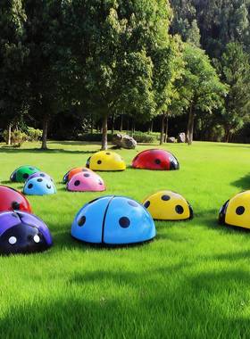 游乐场玻璃钢仿真七星瓢虫摆件甲虫动物雕塑公园草坪井盖遮挡装饰