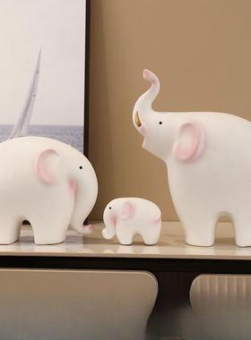 采购产品轻奢高端大象装饰品，四口之家装饰品，客厅入口电视柜，