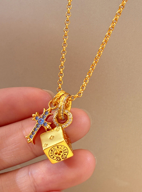 金色方块十字架吊坠项链