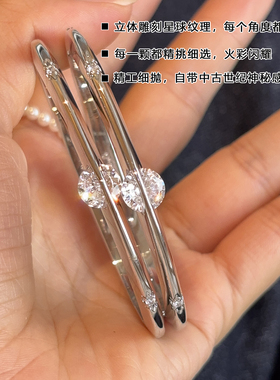 金色莫桑钻星球手镯女