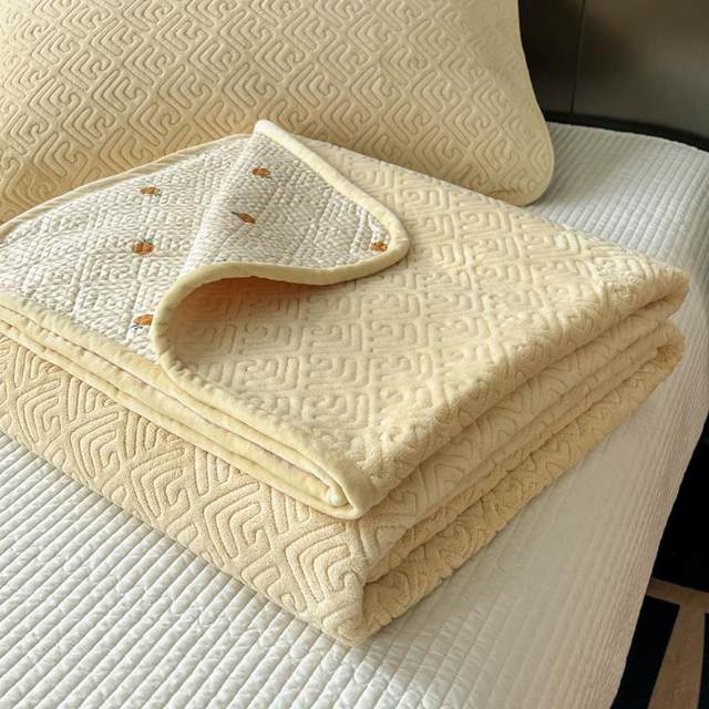 Customized milk velvet bed cover three-piece set one side velvet and one side cotton thickened double side tatami quilted bed sheet pure color
