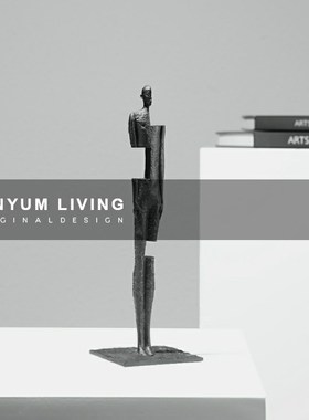 现代轻奢玄关展厅样板间创意铸铁金属人物雕塑摆件高级Z感桌面摆