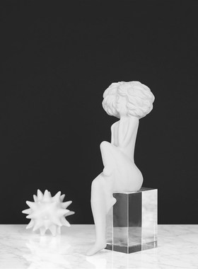 简约现代白色陶瓷水晶创意少女雕塑样H板间客厅茶几电视柜桌面摆