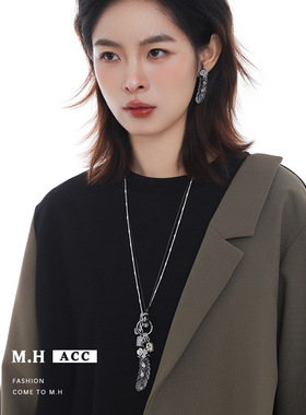 鱼头星星百搭轻奢小众个性黑色羽毛设计感甜酷风项链女生长款礼物