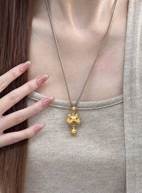 可爱金金醒狮项炼女棕色编绳小金球吊坠个性百搭有球必应毛衣炼女