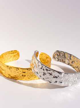 青岛出口欧美小众不规则凹凸褶皱锡纸纹理开口手镯女时尚夸张腕饰