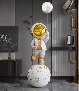大型落地太空人装饰大摆件客厅沙发旁电视柜旁边轻奢艺术高级大气