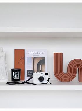 现代样板间书房家居饰品创意树脂工艺品陶瓷玻璃软装摆件ZH3017