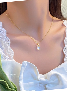 2025新款金色小锁头锁骨链女款