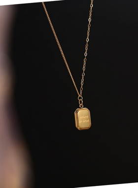 新款高级感简约轻奢方形字母项链