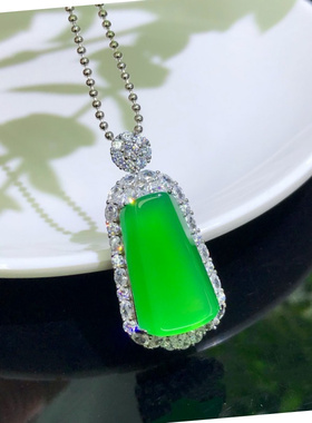 新款小众原创设计绿翡翠吊坠