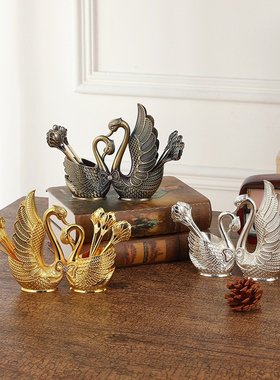 高级感金色天鹅叉勺套装复古金属质感天鹅勺摆件精美浮雕设计餐具