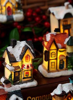 小房子城堡雪景圣诞桌面微景观与灯商店装饰礼品装饰品
