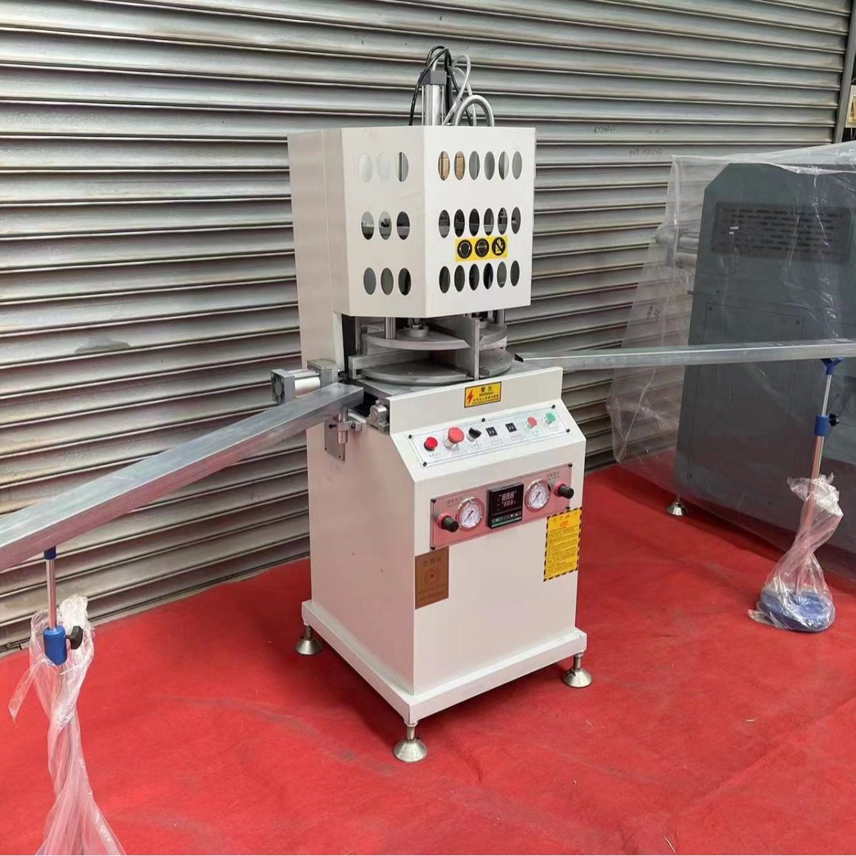 塑钢门窗设备焊接机单头焊接机 铝塑型材设备 PVC任意角单头焊机,淘宝优惠券,粉丝福利购,淘宝优惠卷