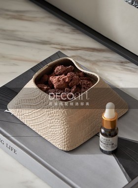 邸高家居 现代样板间家具展厅卧室床头柜装饰画香薰陈列搭配