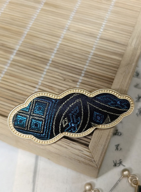 祖母绿送财纹耳环手链项链挂件壮锦饰品旅游伴手礼四叶草不规则链