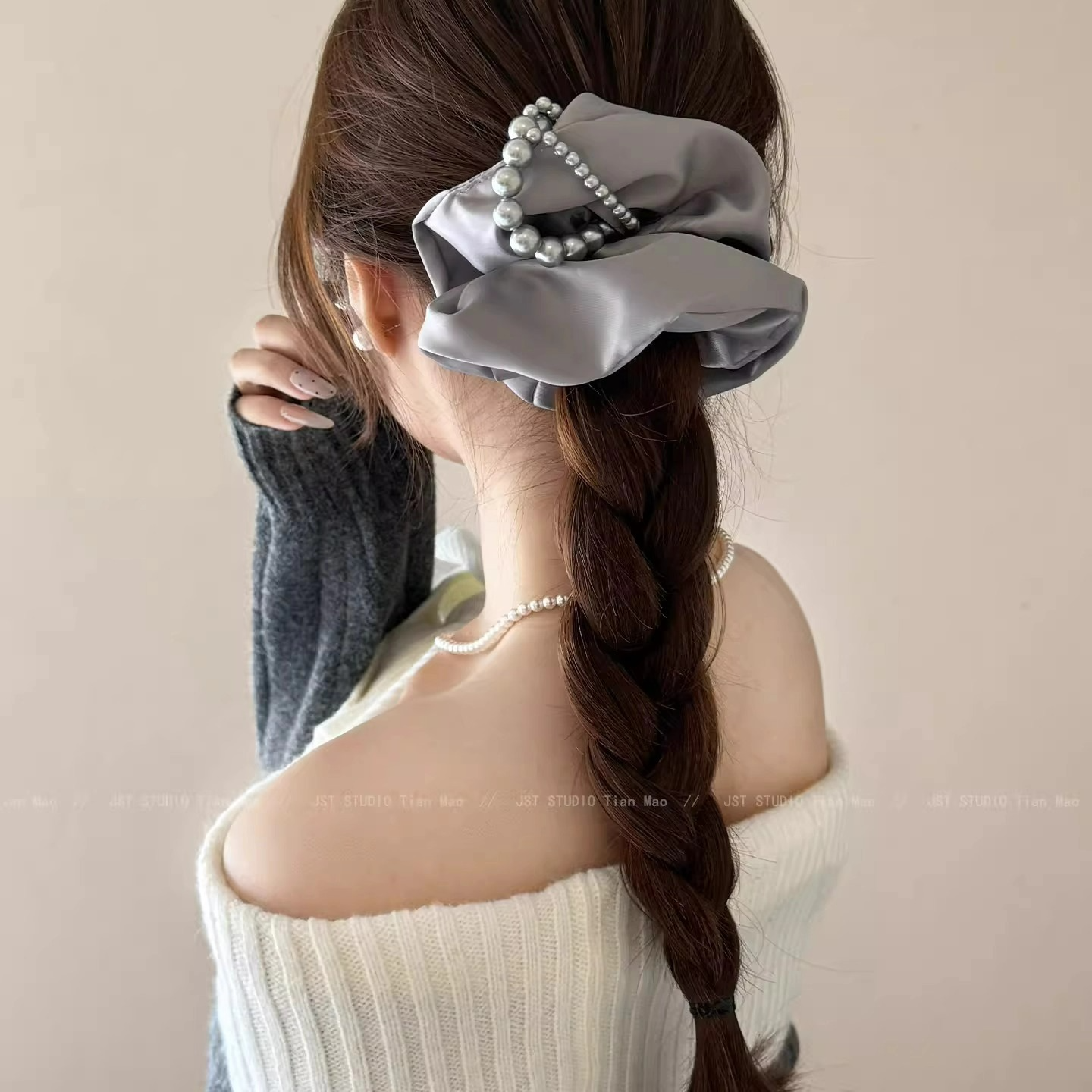 高级感缎面珍珠发圈简约大气头饰百搭头饰2025新款扎马尾大肠头绳,淘宝优惠券,粉丝福利购,淘宝优惠卷