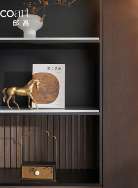 邸高写字楼公司办公室总经理办公桌背景展示柜宋氏美学摆件装饰品