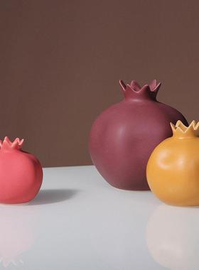 中式现代莫兰迪色陶瓷石榴摆件样板房间家居客厅设计师款软装饰品