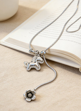 2026马年银色轻奢马上有钱毛衣链