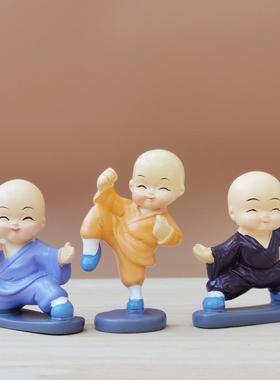 创意习武功夫小和尚摆件武术打拳佛系迷你礼物汽车玩偶车载装饰品