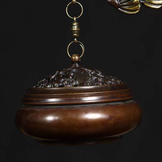 Antique antique pure copper, gilt copper, pine crane and longevity hanging stove, incense stove, living room, home welcoming pine hanging stove ornaments