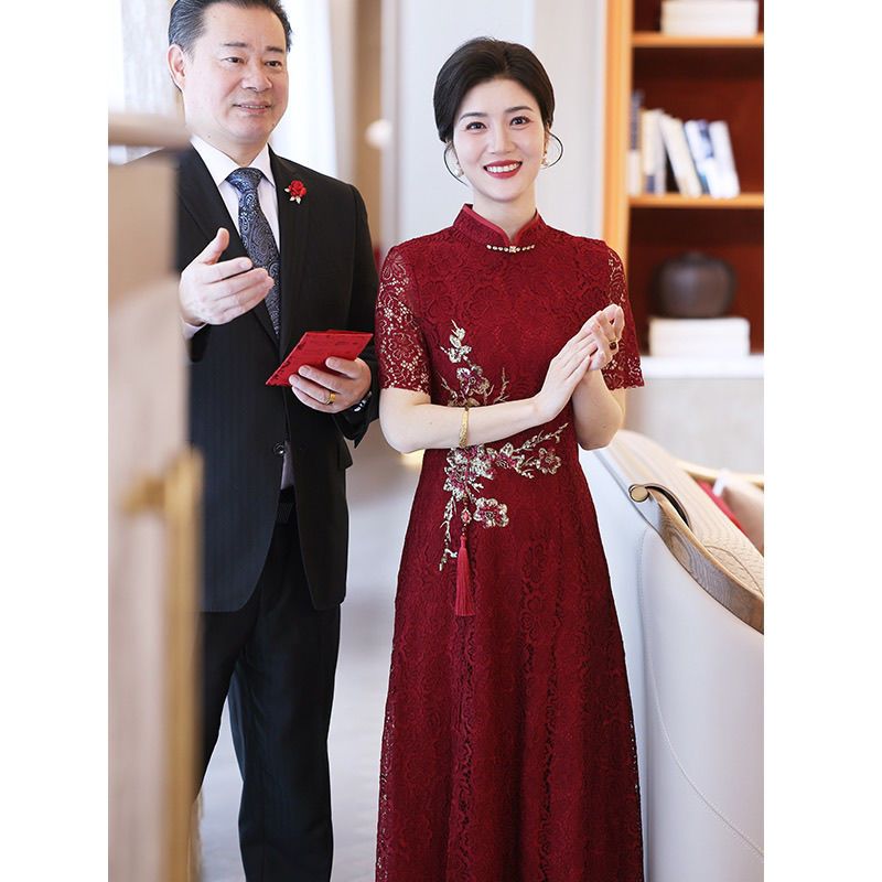 喜婆婆婚宴装女夏2025新款婚礼妈妈礼服旗袍裙收腰显瘦开叉蕾丝裙 - 图1