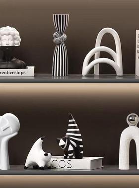 现代简约高级感软装酒柜装饰品摆件轻奢高档客厅电视餐边玻璃柜