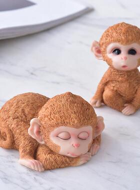 小猴子摆件创意可爱仿真动物办公工位书桌面装饰品生肖治愈系摆设