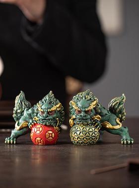 国潮神兽狴犴桌面摆件彩金高档礼品招财狮子家居客厅玄关桌面装饰