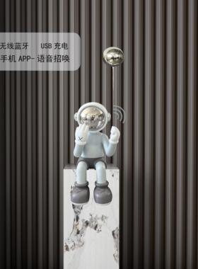 网红坐姿暴力熊拿气球太空人创意落地雕塑客厅电视柜宇航员装饰品