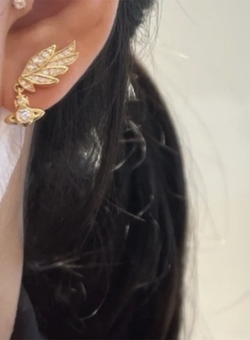 日单蕾系量产型哥特风羽毛翅膀土星球金银两色天使翅膀耳钉耳环