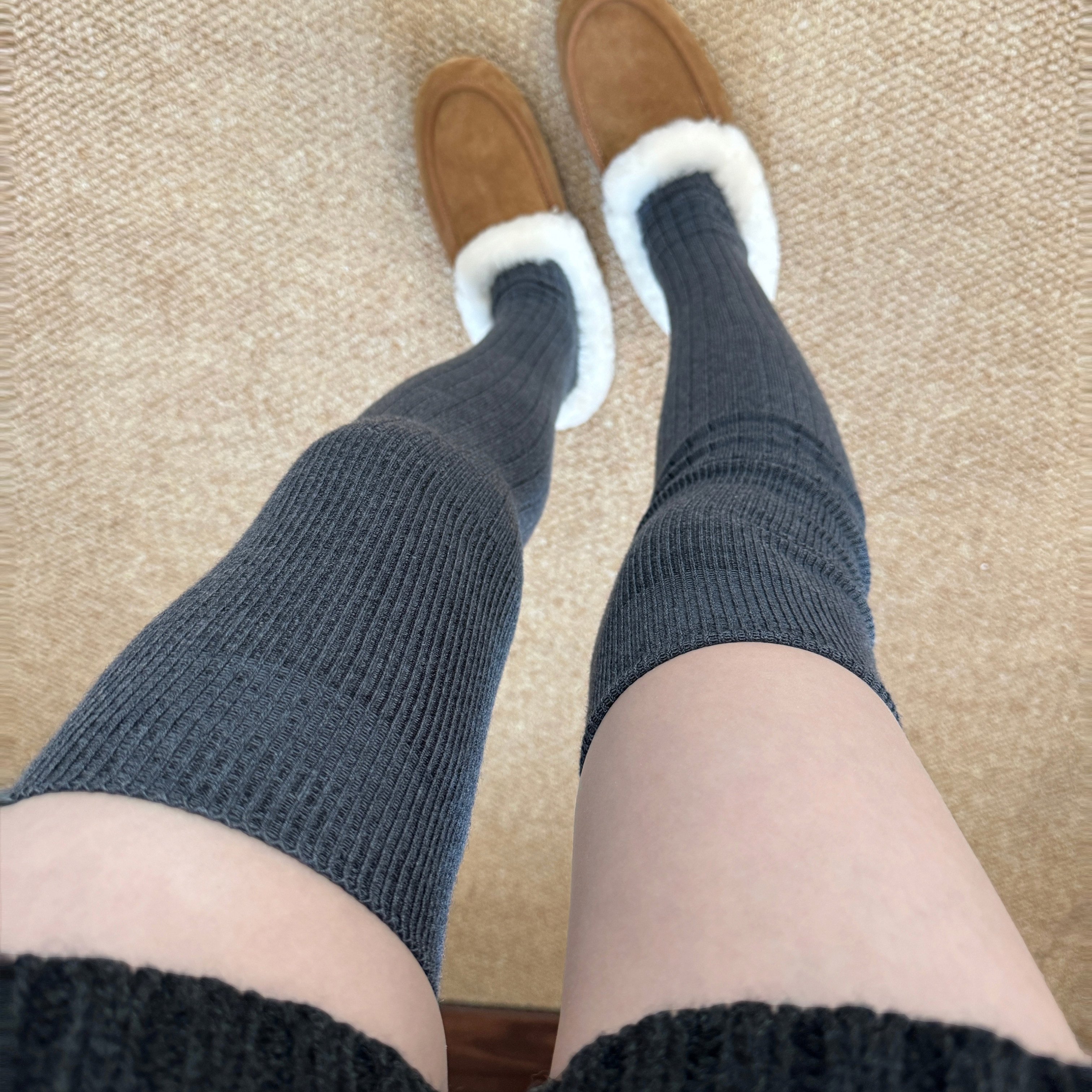 咖色羊毛桑蚕丝过膝袜子女秋冬学院风长筒袜微压日系jk显瘦高筒袜,淘宝优惠券,粉丝福利购,淘宝优惠卷