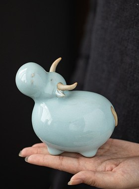 陶瓷牛气冲天摆件汝窑精品开片可爱生肖牛吉祥物招财家居客厅装饰