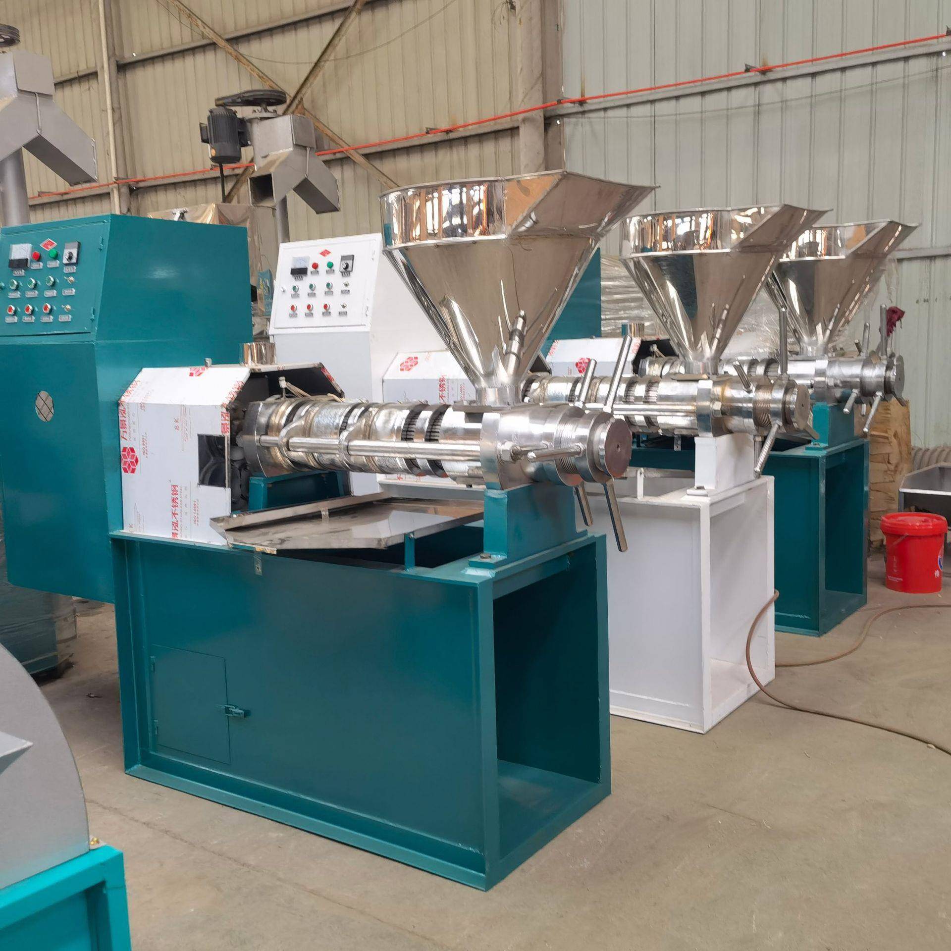 不锈钢榨油设备125型全自动螺旋榨油机大型花生菜籽压榨油设备 - 图0