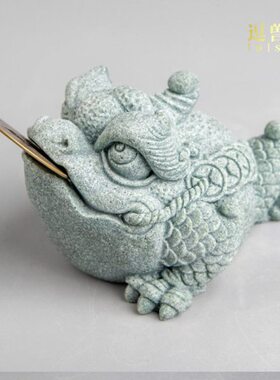 逗兽记鱼缸假山造景青砂石招财金蟾家居创意精品国潮桌面茶宠摆件