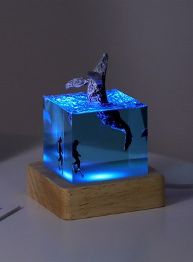发光底座灯海洋树脂鲸鱼座头鲸5厘米立方体摆件夜光迷你小夜灯生