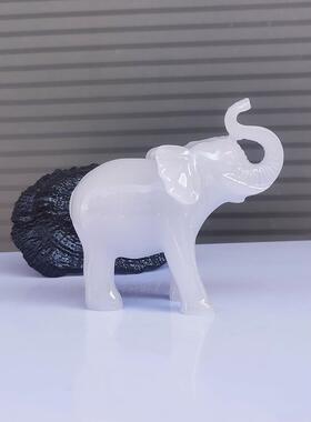 白色玉色大象招财和翘鼻子，一对吸水大象，客厅装饰，工艺品，可