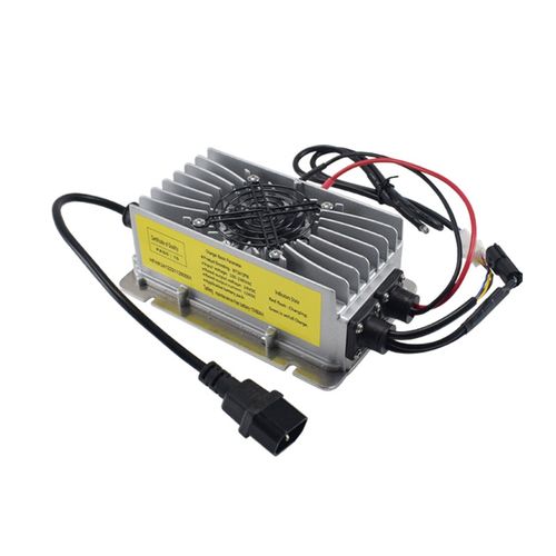 诺力小金刚免维护充电机银色WT2412PM(24V/12A)配天能12V80AH电池 - 图3