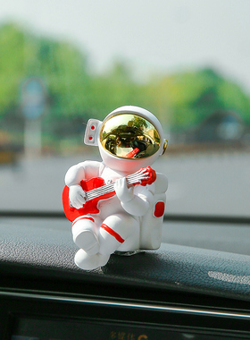 宇航员汽车车载摆件创意车内装饰用品个性高档太空人模型车装饰