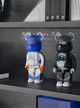 手办模玩主题样板间书房书柜展厅客厅展示陈列柜装饰品熊摆件组合