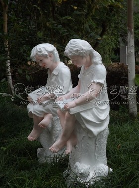 欧式玻璃钢人物雕塑艺术品客厅户外落地摆设可定制作坐树桩男女孩