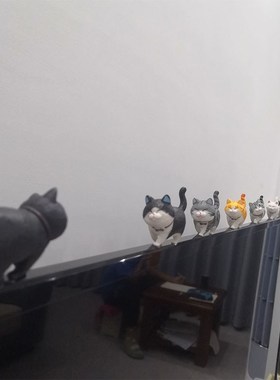 电脑趴趴摆件显示器屏幕迷你猫咪车载解压小摆件女生桌面美化饰品