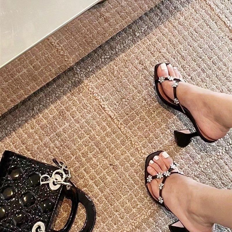 超有范精致时髦控!小猫跟粗跟交叉带花朵水晶高跟半拖凉鞋女,淘宝优惠券,粉丝福利购,淘宝优惠卷