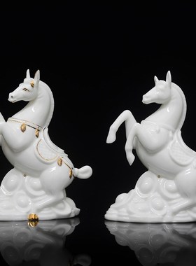 陶瓷马摆件招f财风水创意工艺品小马客厅办公室桌面车载装饰品摆